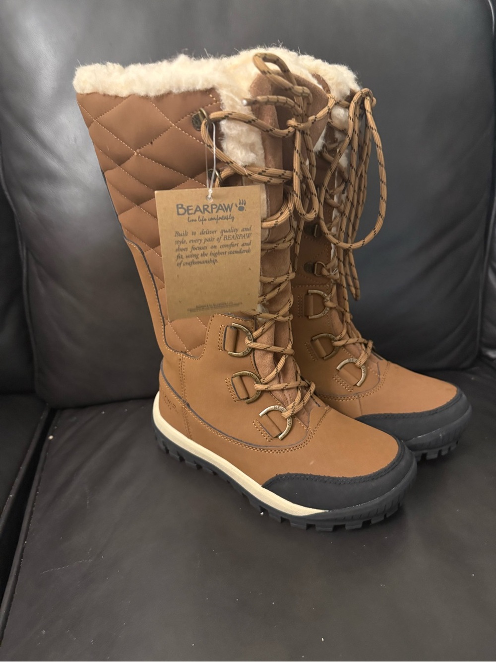 New Bearpaw Isabella Women's Winter Hickory Boots Suede Size 5 Water Proof